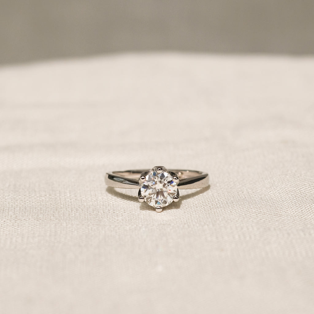 Seek Shine Issi 1.0ct Moissanite Ring (925 Sterling Silver)