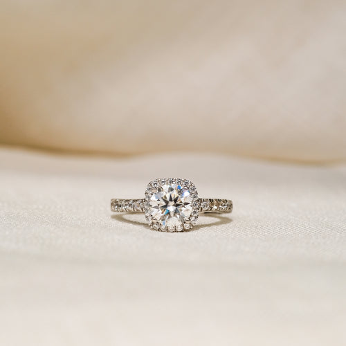 Moissanite – Seek Shine